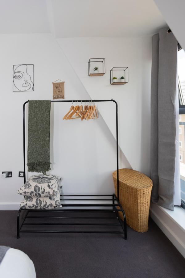 Stunning 3 Bedroom Penthouse With Terrace And Lift Londýn Exteriér fotografie