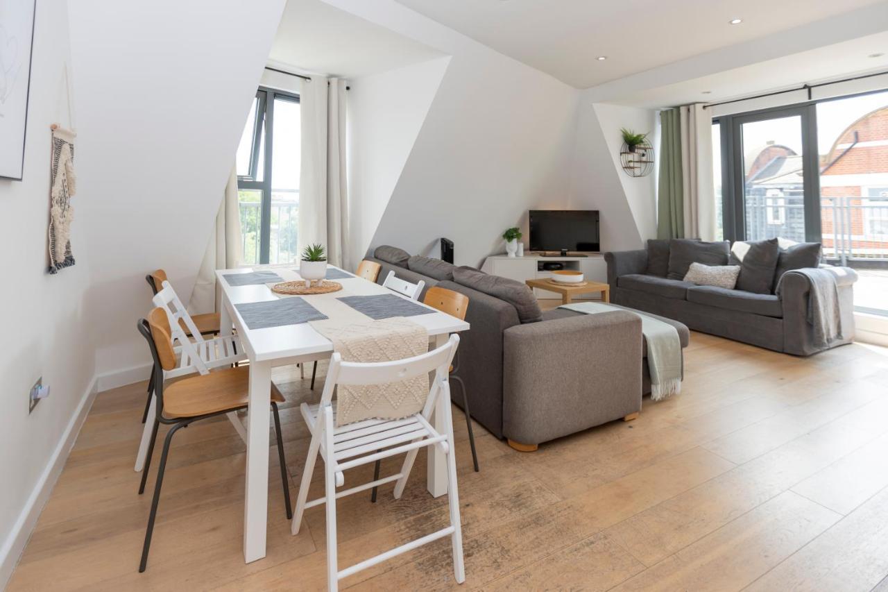 Stunning 3 Bedroom Penthouse With Terrace And Lift Londýn Exteriér fotografie